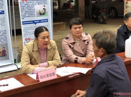 每一本卷宗都是漂亮答案——記廣西勤廉榜樣、梧州市紀(jì)委監(jiān)委第五監(jiān)督檢查室主任李世群