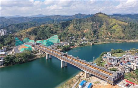 【奮戰(zhàn)四季度·決勝全年穩(wěn)】三江宜陽(yáng)大橋通車！