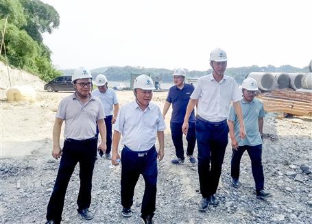 唐峰、何勇到桂東分公司項(xiàng)目開展2023年第二季度安全生產(chǎn)質(zhì)量綜合大檢查暨“圍墻內(nèi)圍墻外”和“以包代管”專項(xiàng)檢查
