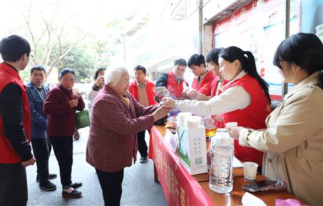 志愿同行 愛(ài)心相伴丨冶建公司團(tuán)委開(kāi)展學(xué)雷鋒志愿服務(wù)活動(dòng)